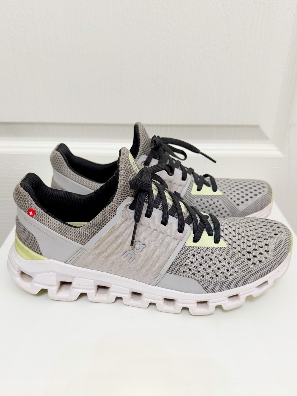 On Running CLOUDSWIFT Sneakers in Alloy/Glacier
